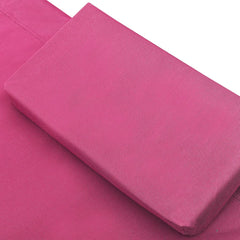 Aurinkovuode katoksella ja tyynyillä pinkki